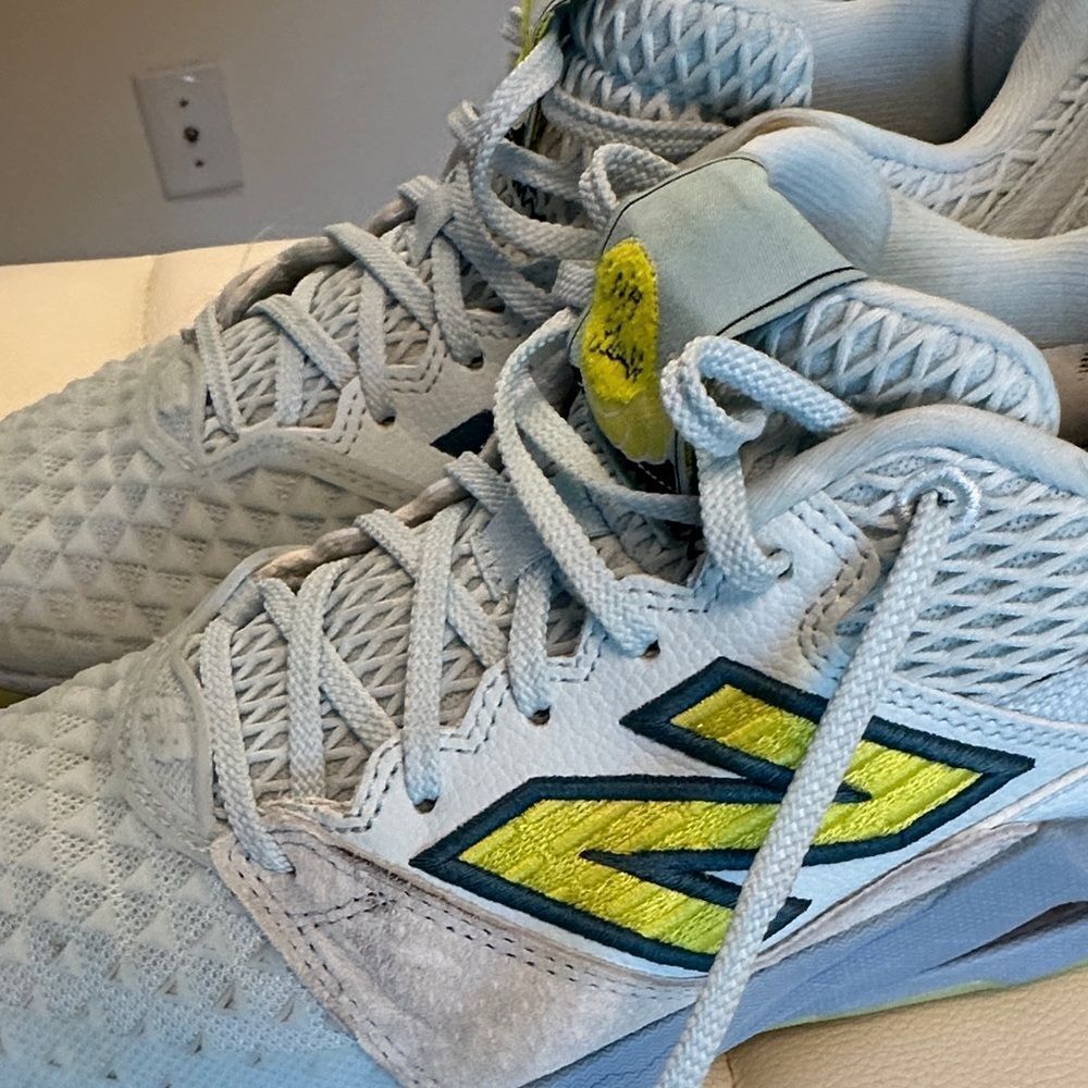New Balance Ladies COCO GAUFF Blue and Yellow Tennis Shoes size 7 Wide - Picture 4 of 11